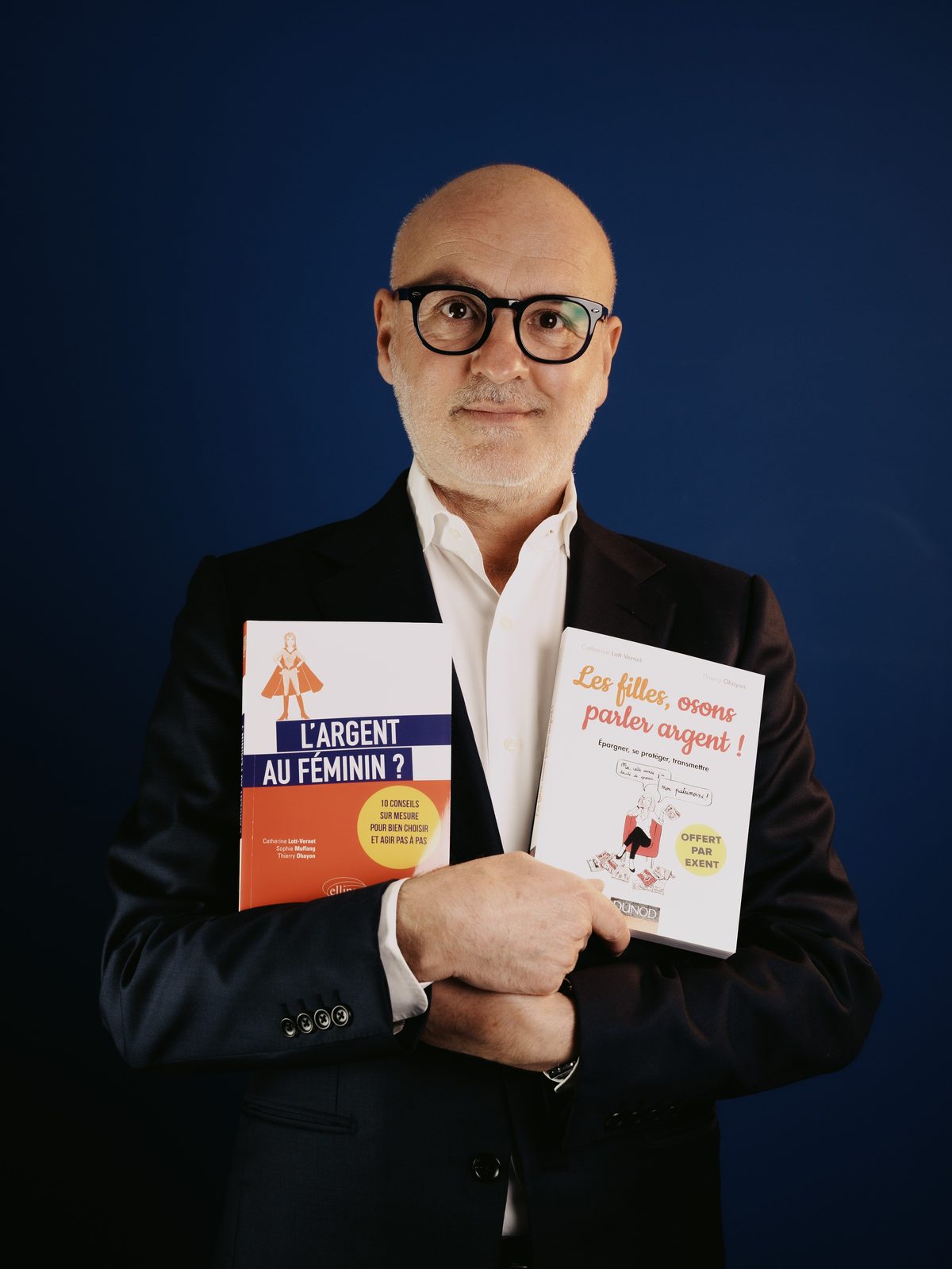 Thierry Ohayon avec ses ouvrages publiés
